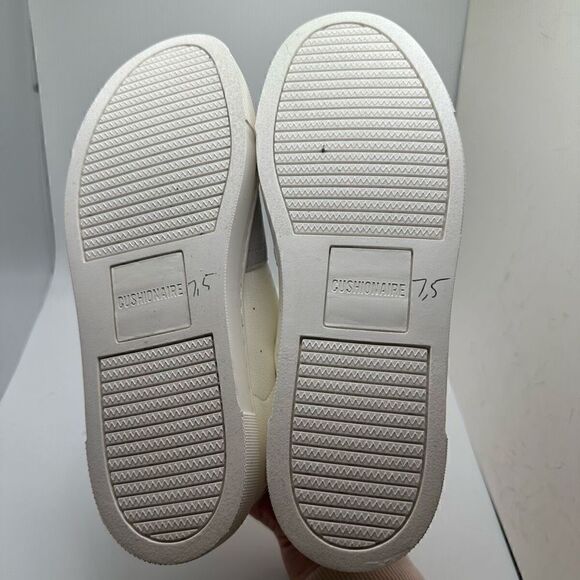 CUSHIONAIRE Women's lace up Sneaker +Comfort Foam 7.5 WIDE WHITE/GRAY - Picture 5 of 7